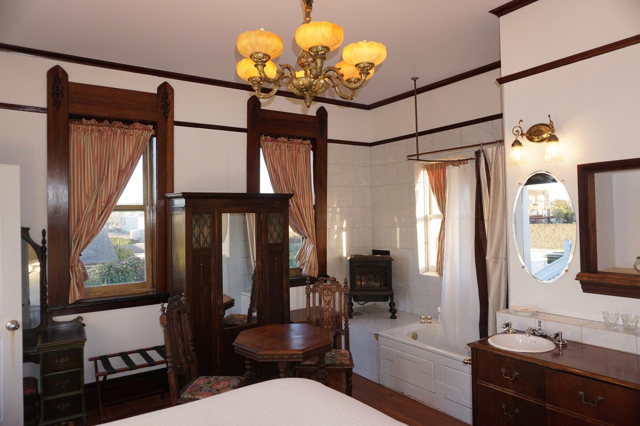 פורט בראג Weller House Inn חדר תמונה